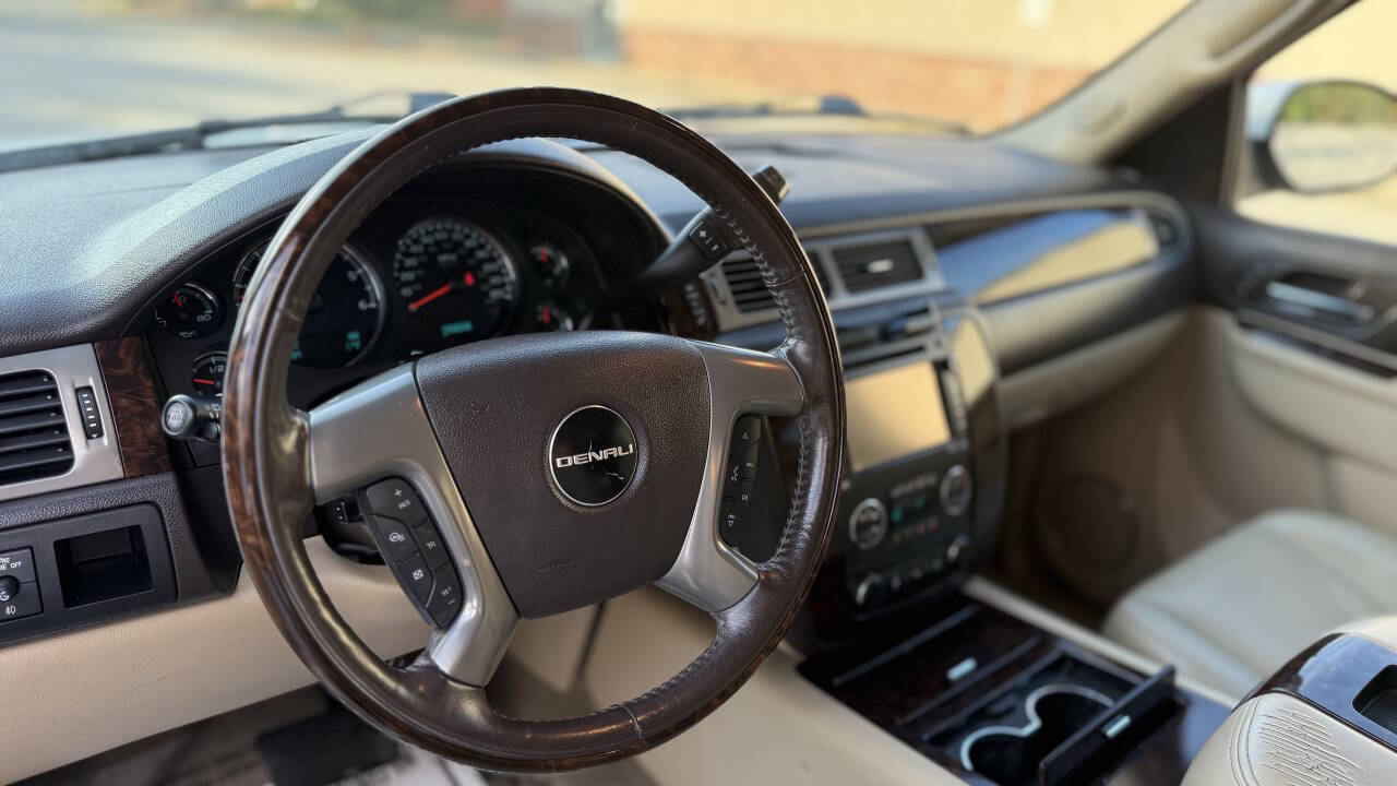 Used 2012 GMC Yukon XL Denali image 11