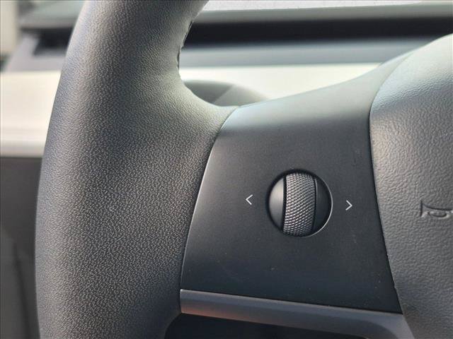 Used 2022 Tesla Model Y Performance AWD/4WD image 8