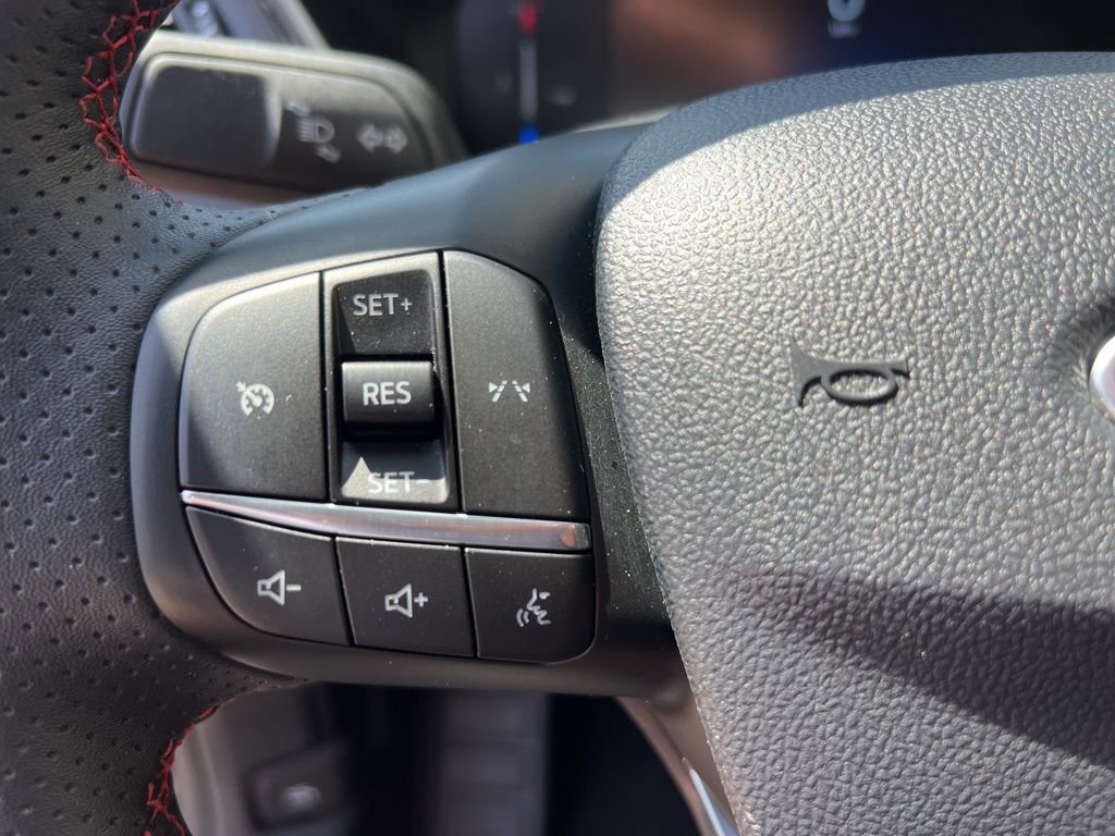 Used 2025 Ford Escape ST-Line Select image 12