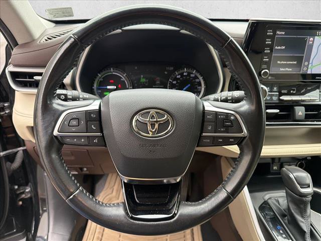 Used 2020 Toyota Highlander XLE AWD/4WD image 14