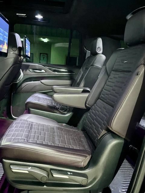 Used 2023 Cadillac Escalade ESV V w/ LPO, Floor Liner Package AWD/4WD image 13