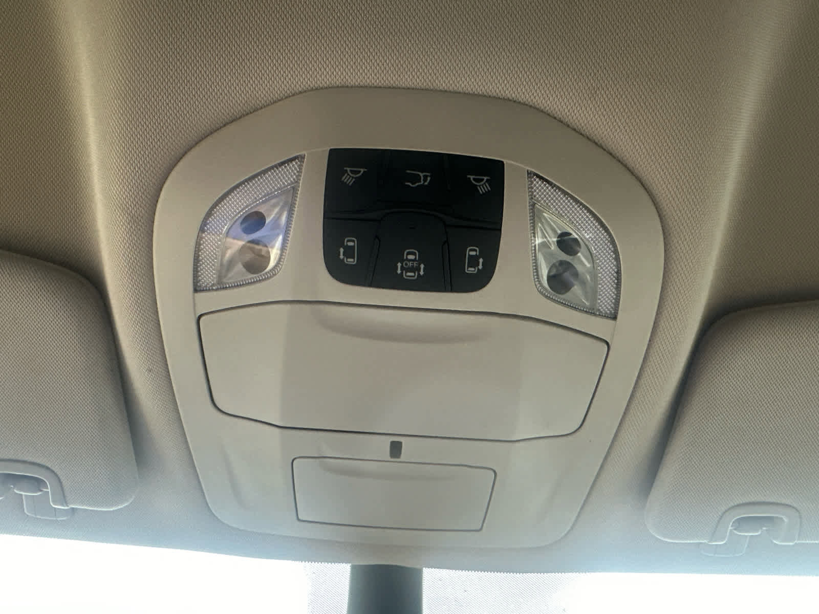 Used 2024 Chrysler Pacifica Touring-L image 38