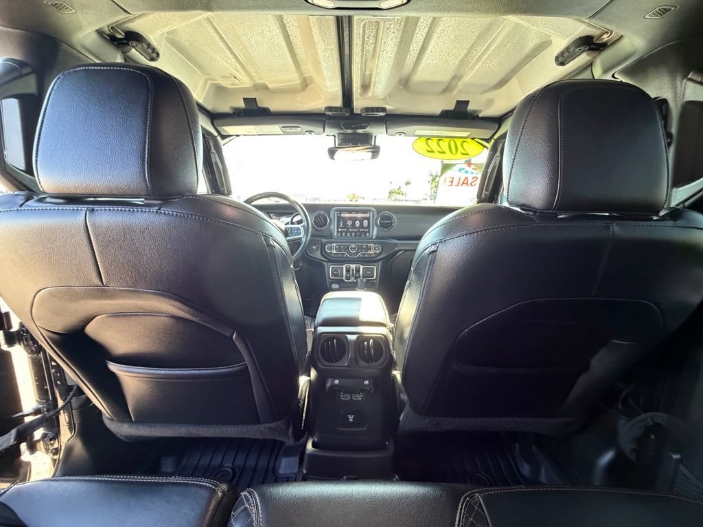 Used 2022 Jeep Wrangler Unlimited Sahara AWD/4WD image 13