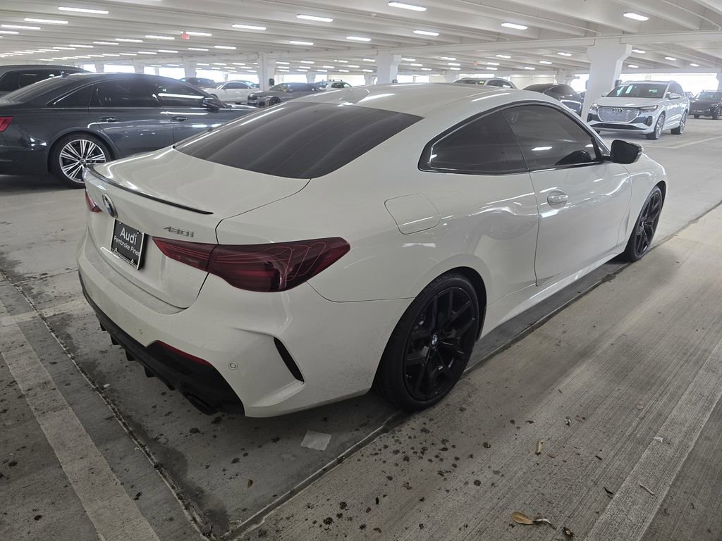 Used 2025 BMW 430i Coupe w/ M Sport Package image 4
