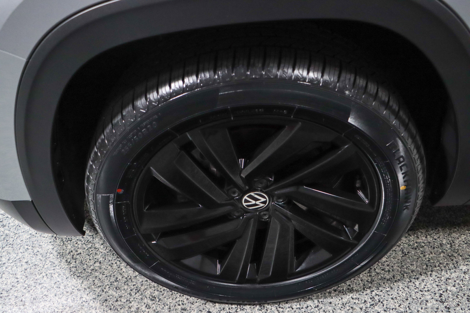 Used 2022 Volkswagen Atlas Cross Sport SE image 11