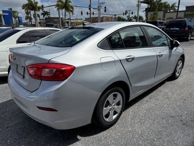 Used 2017 Chevrolet Cruze LS FWD image 5