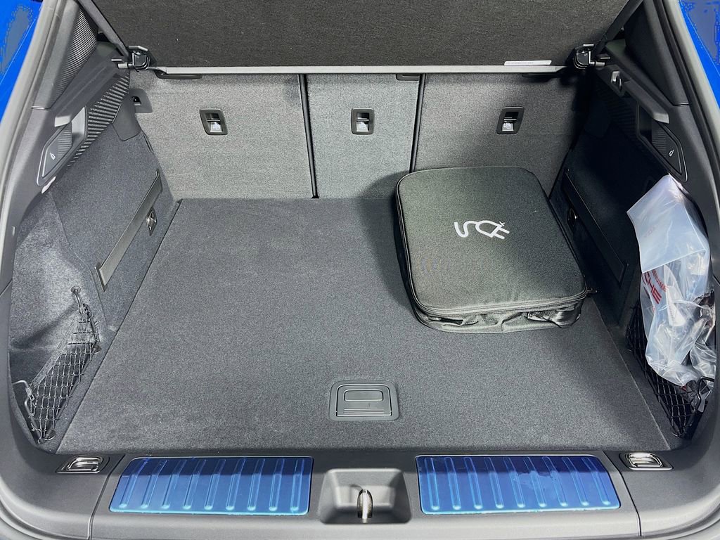 New 2026 Porsche Macan 4 Electric image 24