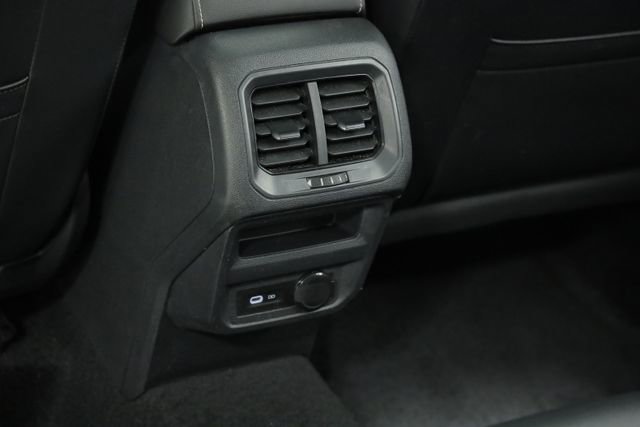 Certified 2022 Volkswagen Tiguan SE w/ Panoramic Sunroof Package image 35