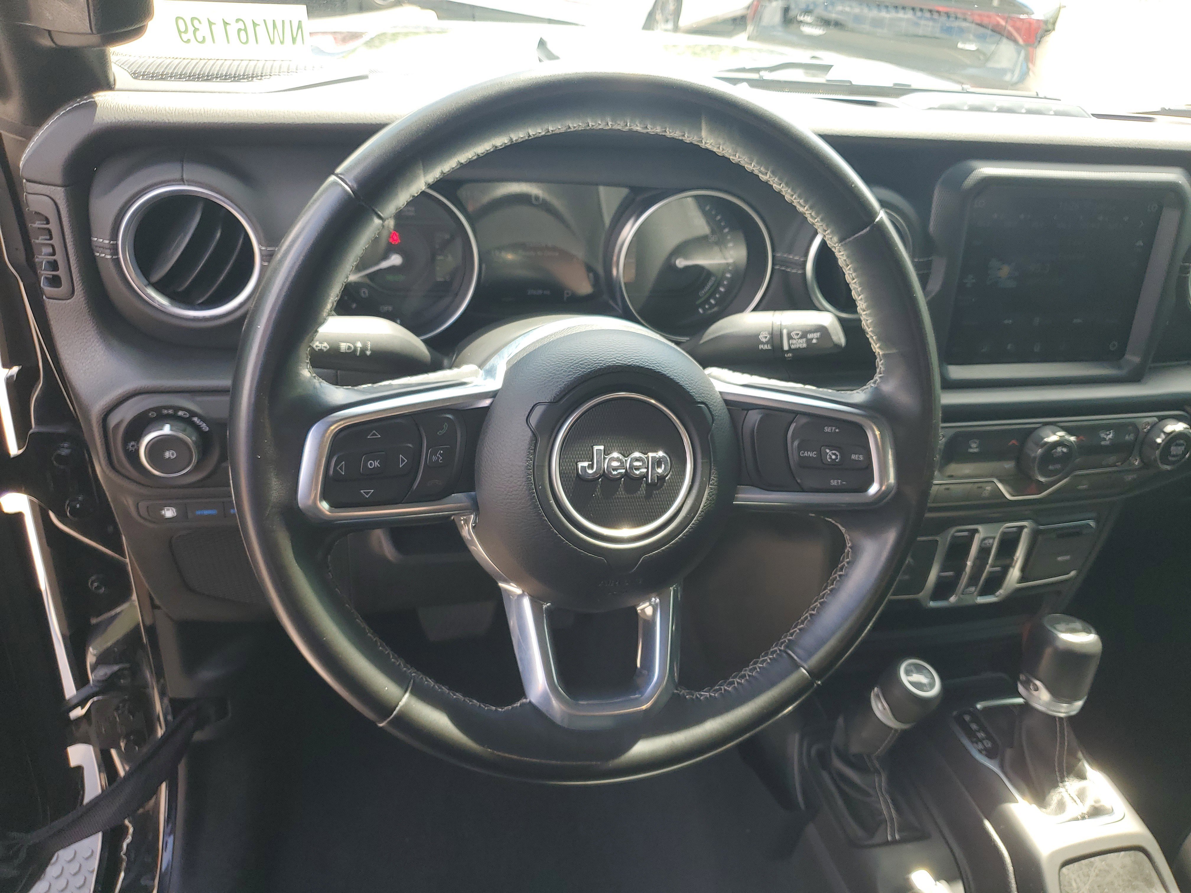 Used 2022 Jeep Wrangler Unlimited Sahara AWD/4WD image 15