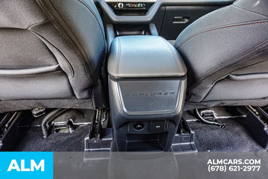 Used 2025 Ford Explorer Active RWD image 32