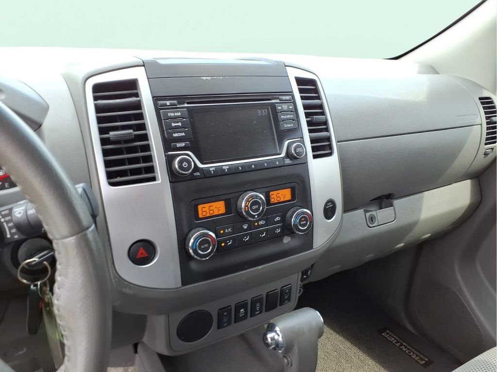 Used 2018 Nissan Frontier SV w/ Value Truck Package image 6