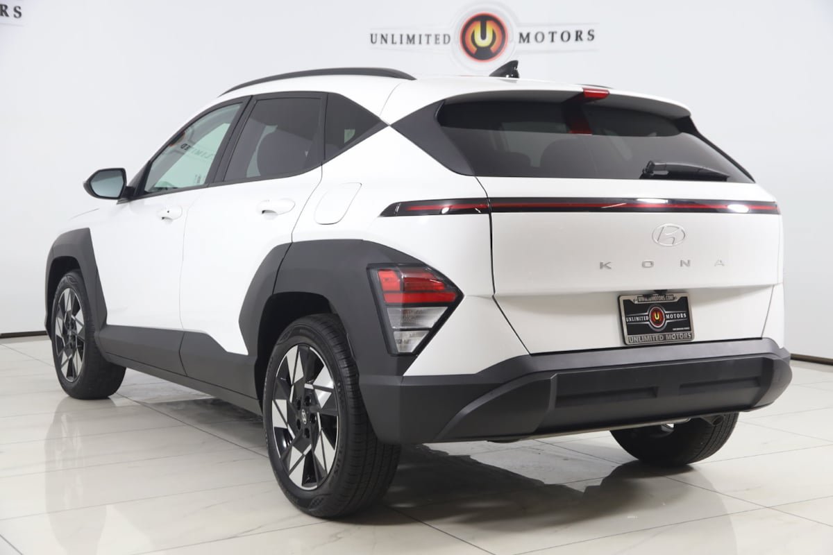 Used 2024 Hyundai Kona SEL FWD image 4