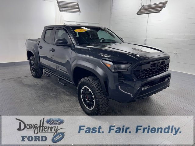 Used 2024 Toyota Tacoma TRD Off-Road image 3