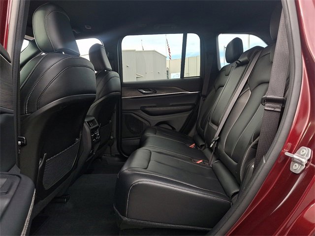 Used 2025 Jeep Grand Cherokee Limited image 10