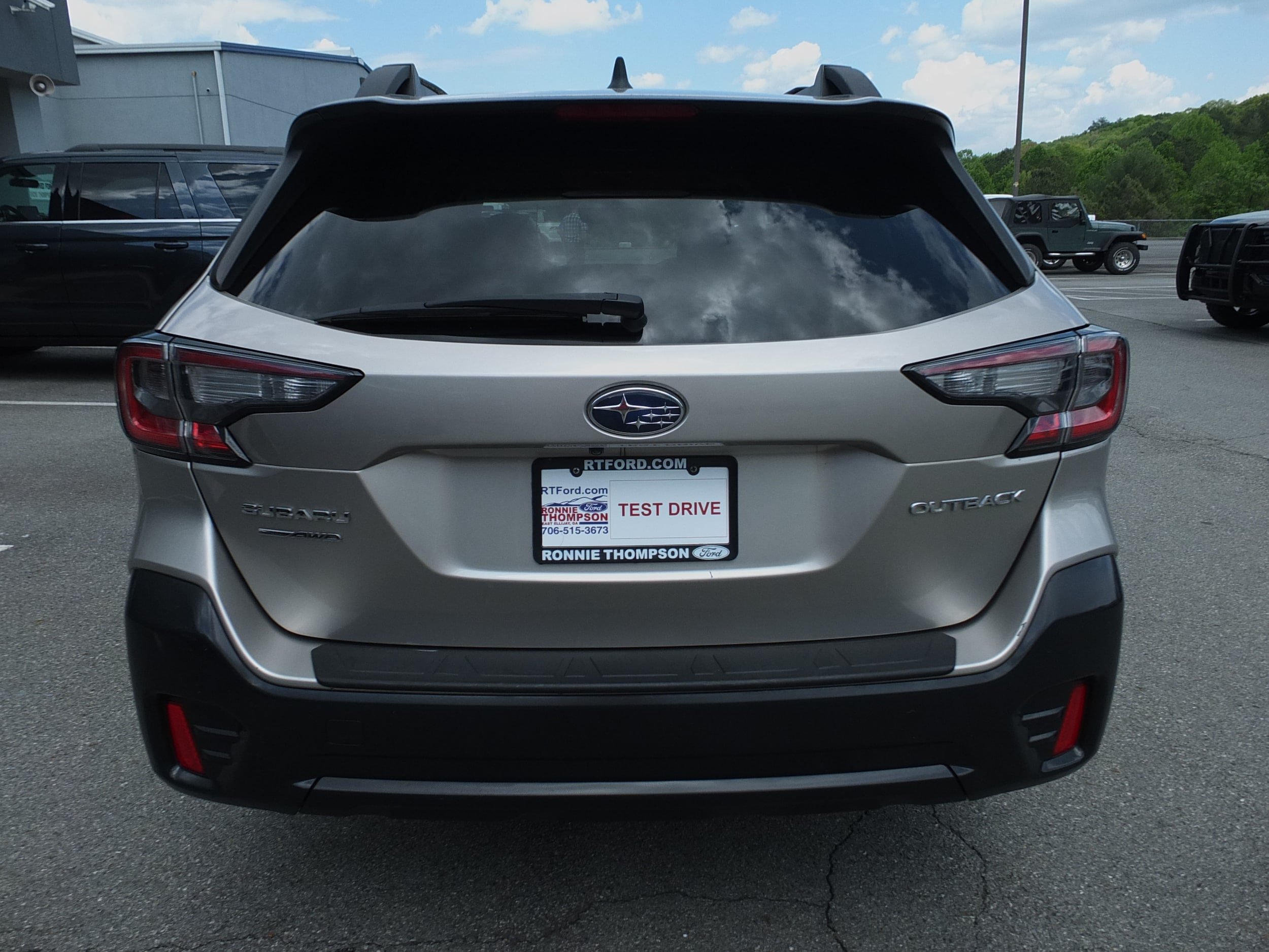 Used 2020 Subaru Outback Premium w/ Popular Package #1 AWD/4WD image 4
