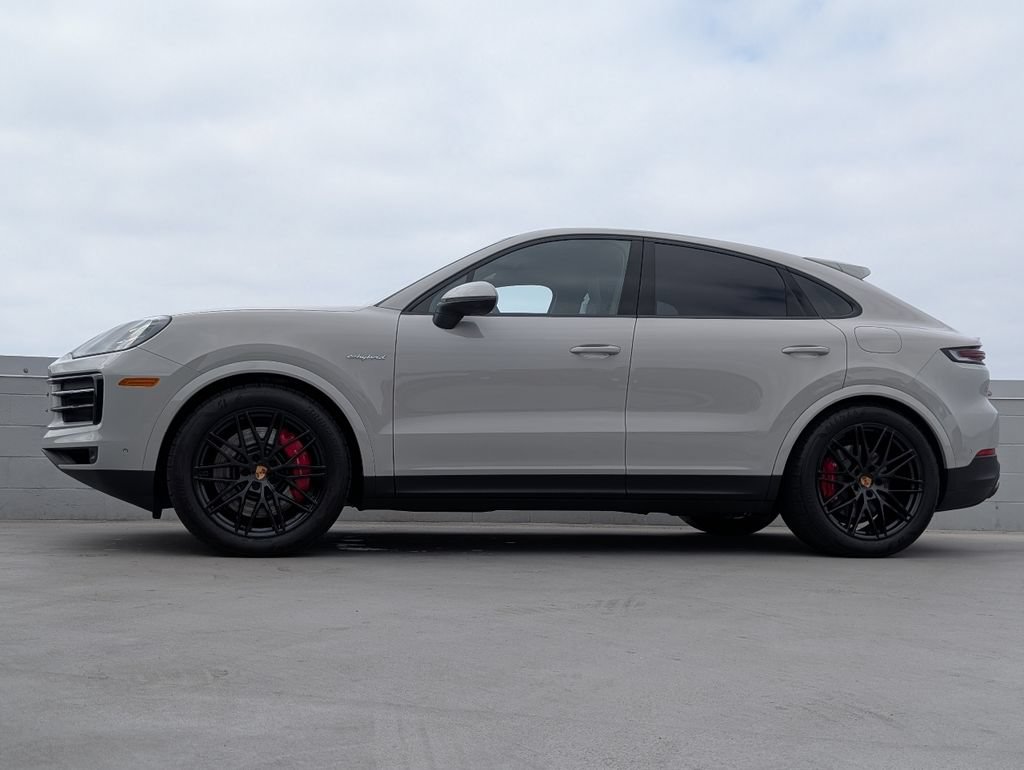 Certified 2026 Porsche Cayenne S AWD/4WD image 2