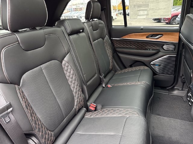 New 2026 Jeep Grand Cherokee Summit w/ Obsidian Package AWD/4WD image 23