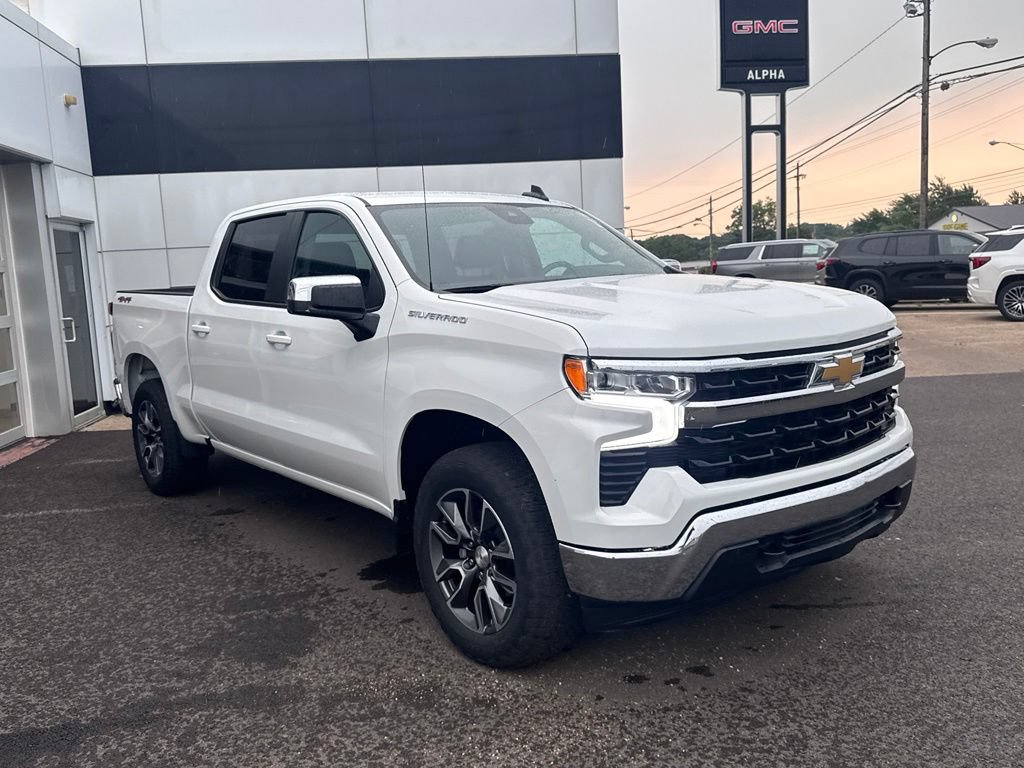 Used 2024 Chevrolet Silverado 1500 LT AWD/4WD image 9