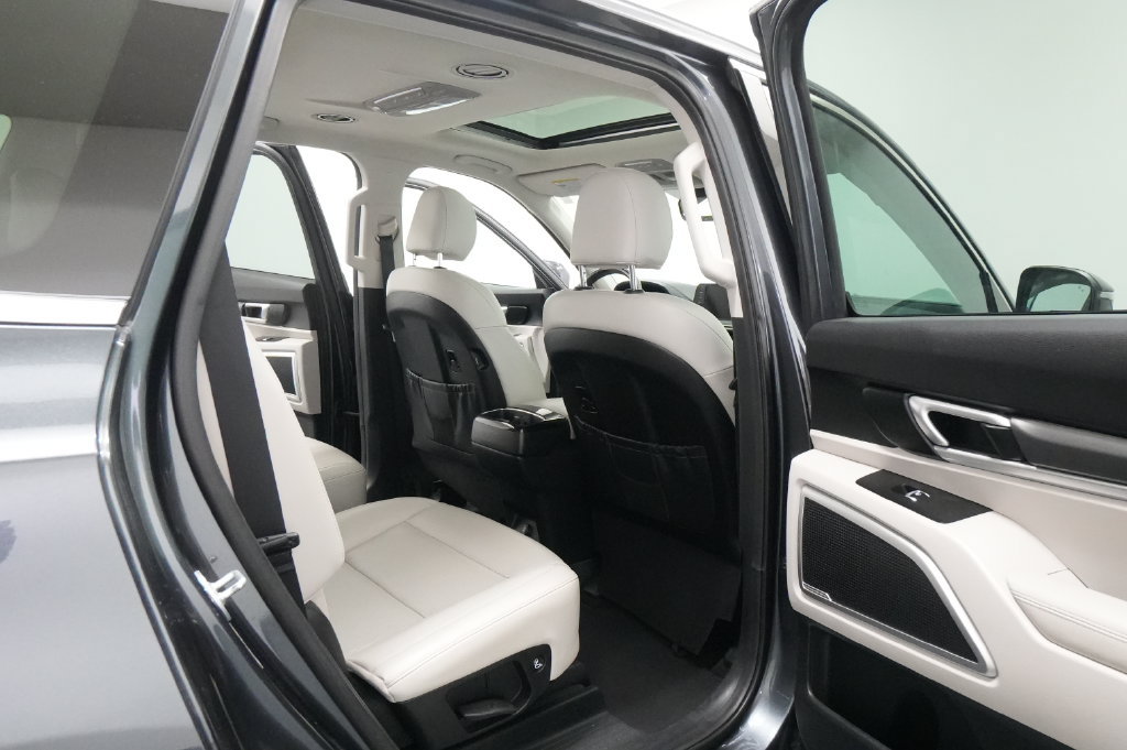 Used 2021 Kia Telluride S AWD/4WD image 27