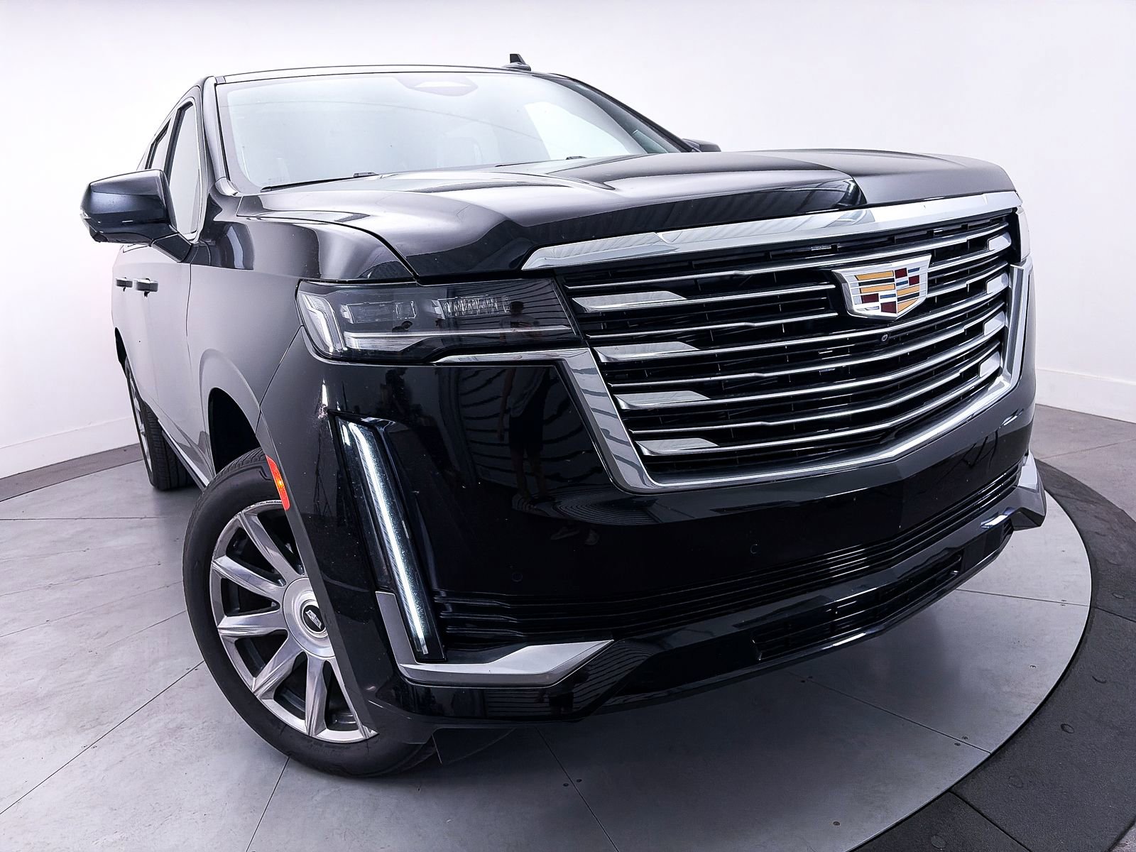 Used 2024 Cadillac Escalade ESV Premium Luxury Platinum AWD/4WD image 11