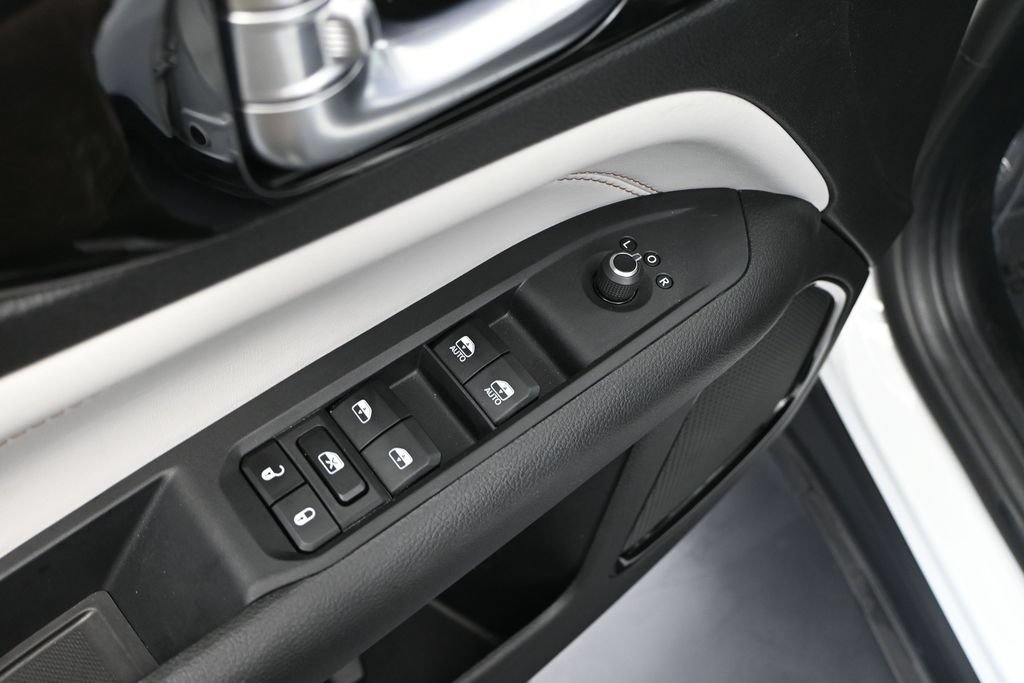 Used 2026 Jeep Compass Limited AWD/4WD image 15