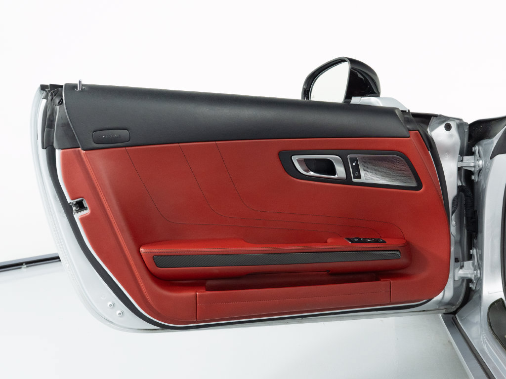 Used 2012 Mercedes-Benz SLS AMG Roadster image 10