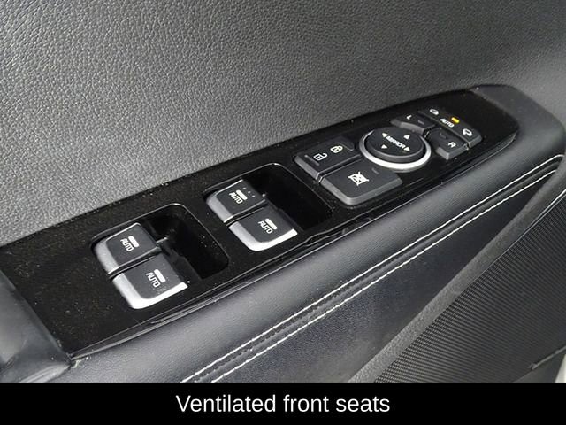 Used 2019 Kia Sorento SX image 17