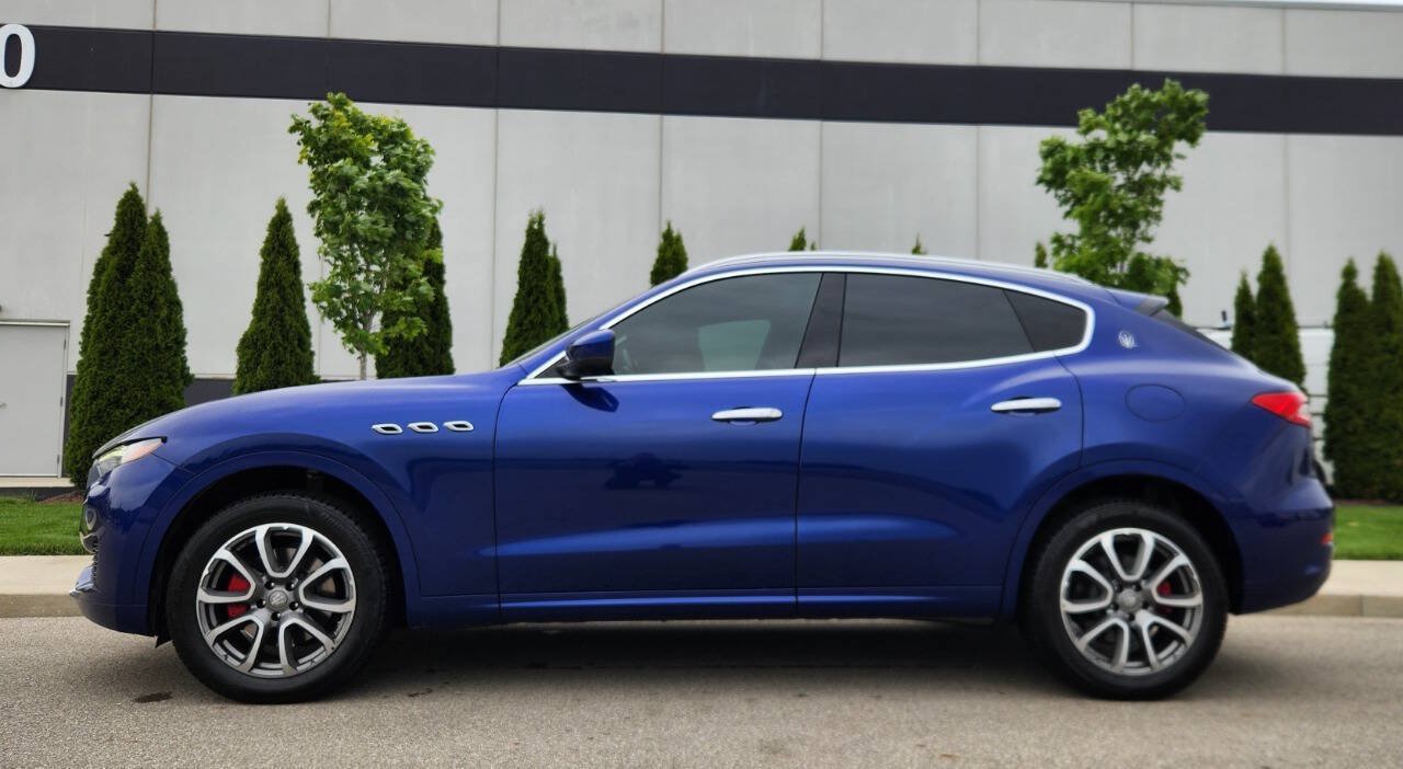 Used 2017 Maserati Levante w/ Luxury Package AWD/4WD image 2