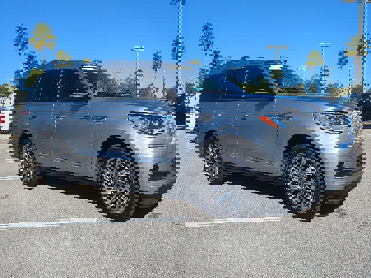 Certified 2023 Lincoln Navigator Reserve image 2