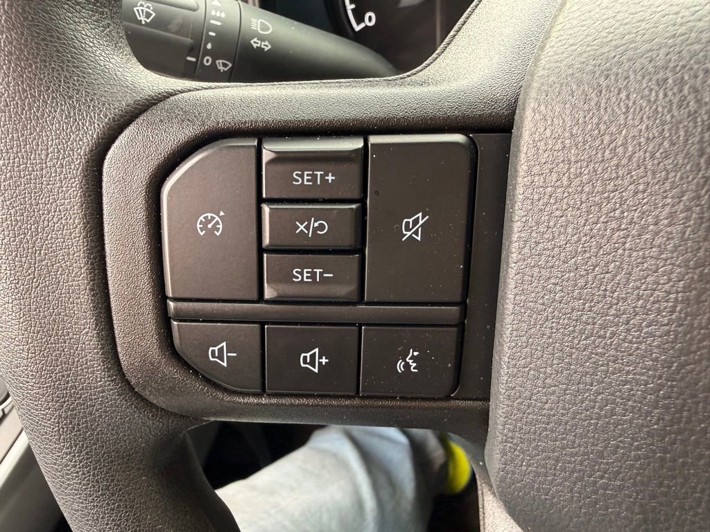 Used 2025 Ford F350 XLT image 41