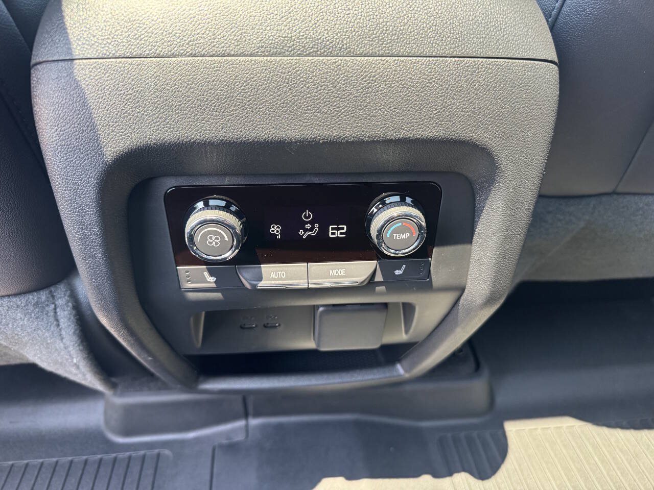 Used 2026 Chevrolet Traverse RS AWD/4WD image 21
