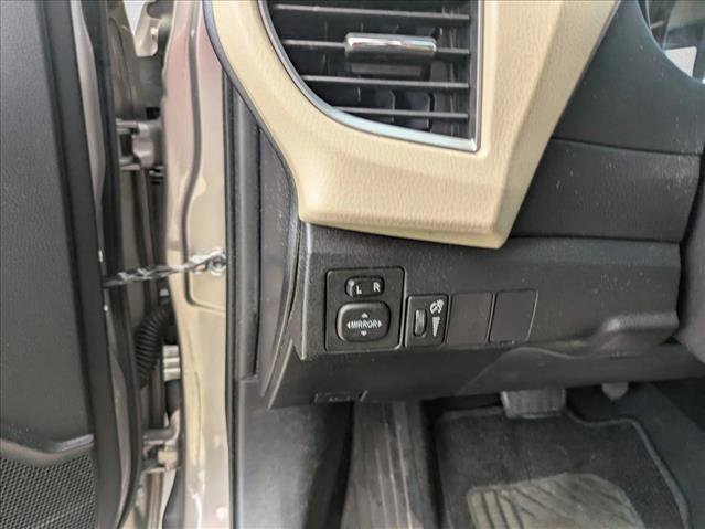 Used 2014 Toyota Corolla LE image 13