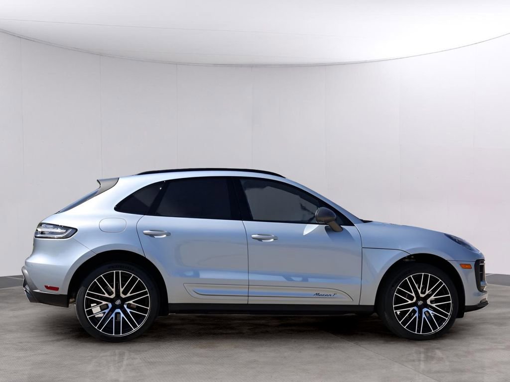 Certified 2025 Porsche Macan Turbo image 10
