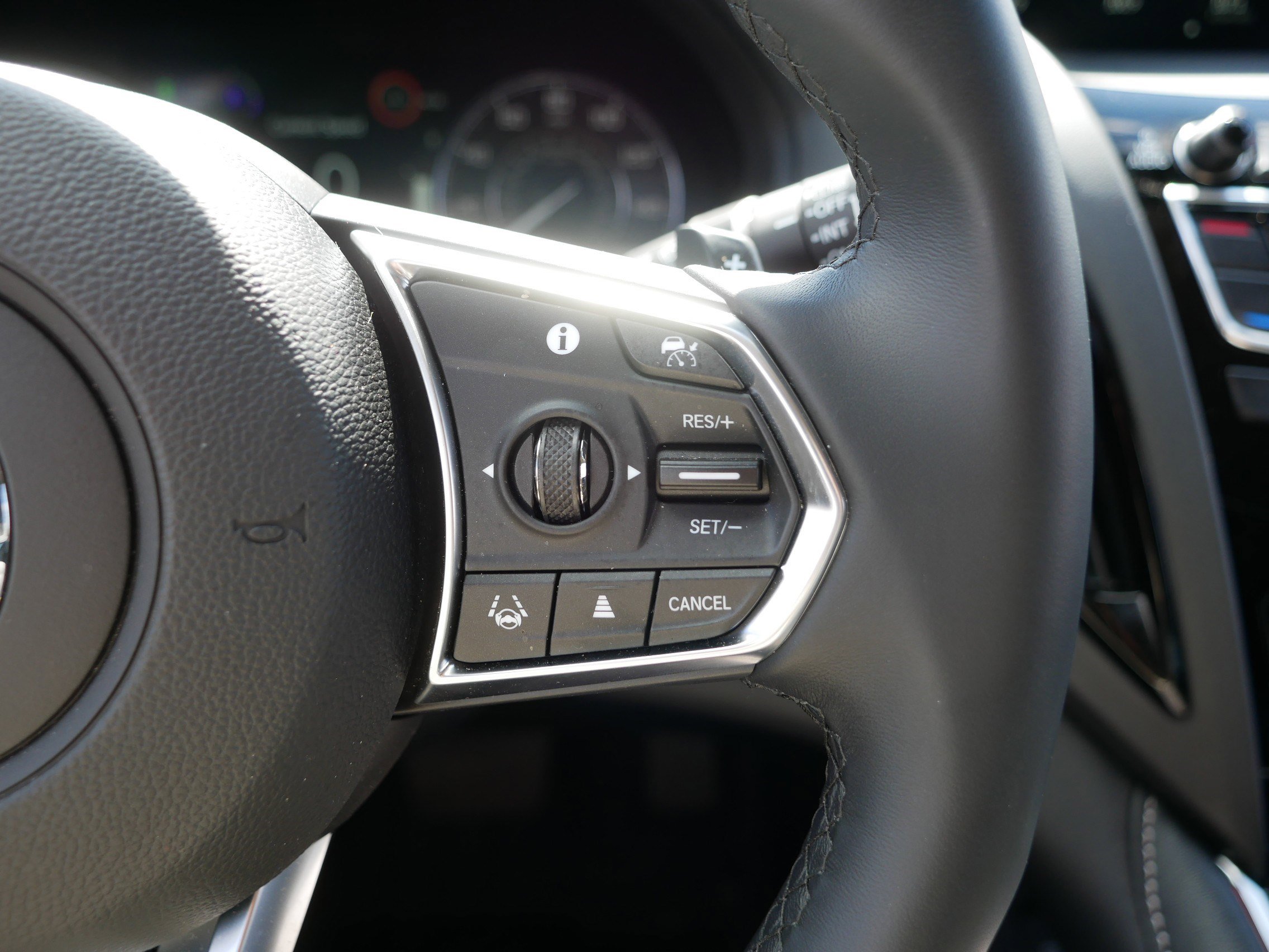 Used 2025 Acura RDX SH-AWD w/ Technology Package image 30