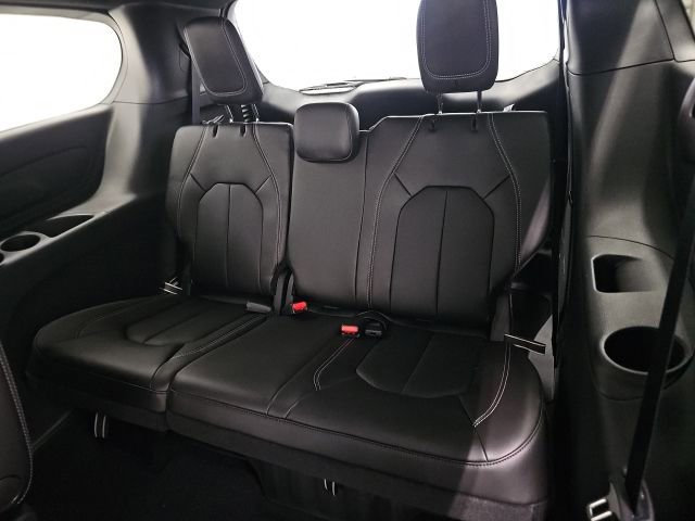New 2026 Chrysler Pacifica Select AWD/4WD image 22