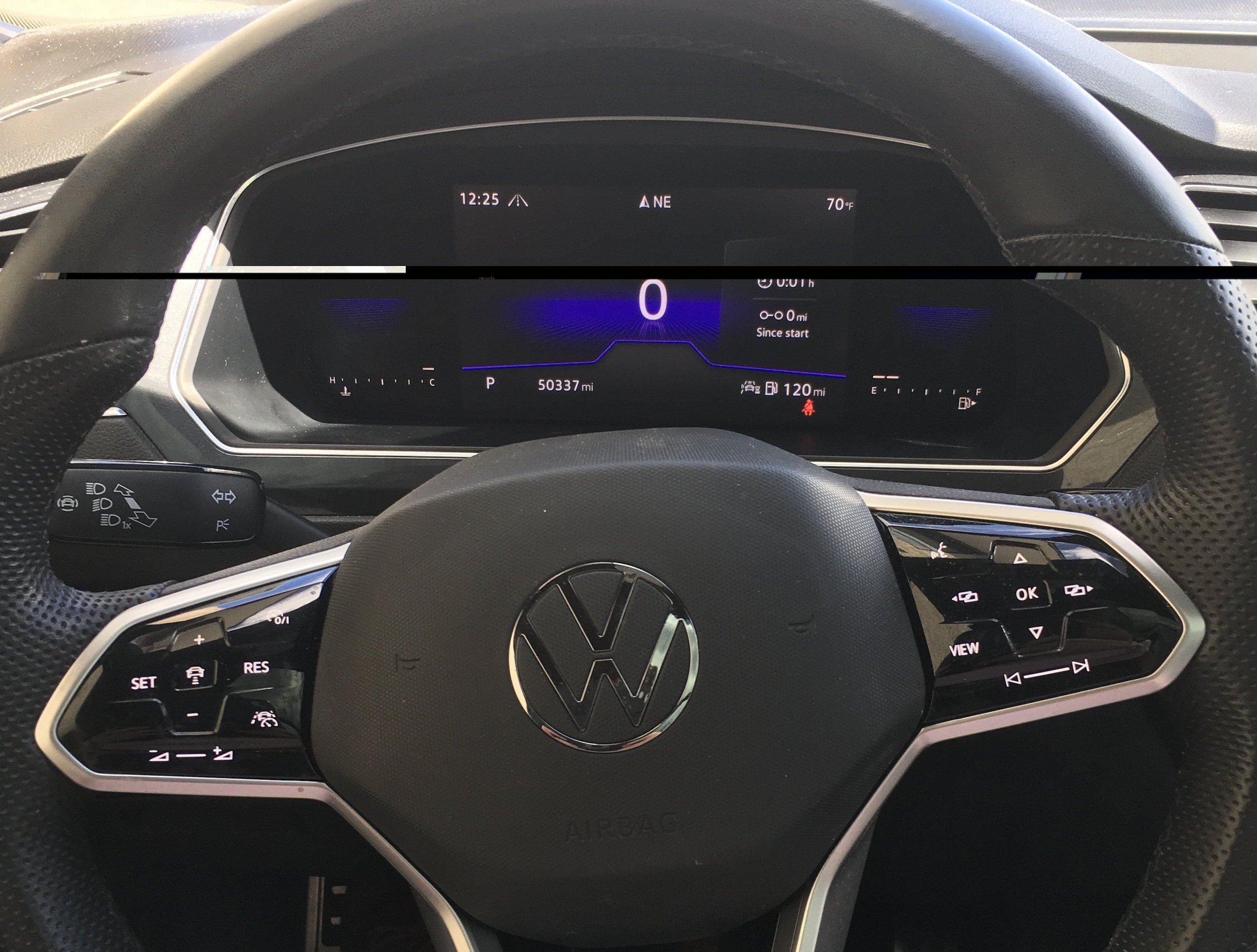 Certified 2022 Volkswagen Tiguan SE R-Line AWD/4WD image 11