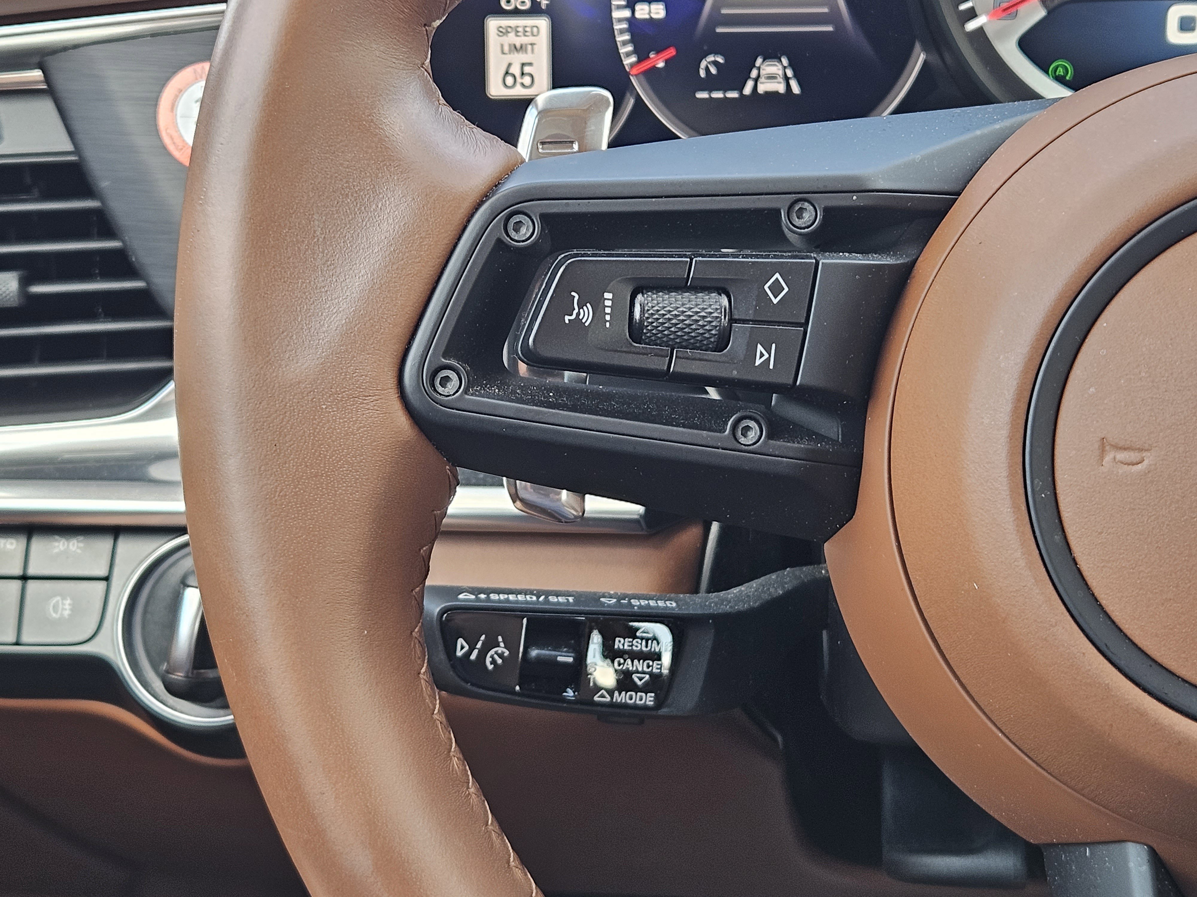 Certified 2023 Porsche Panamera 4 Platinum Edition image 26