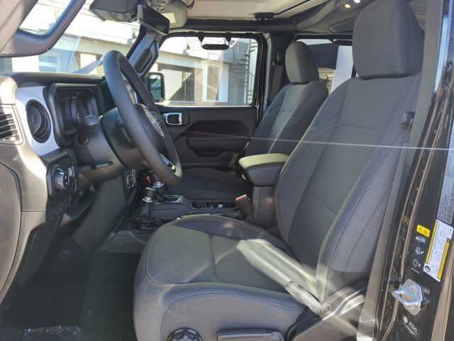 New 2025 Jeep Gladiator Sport image 12