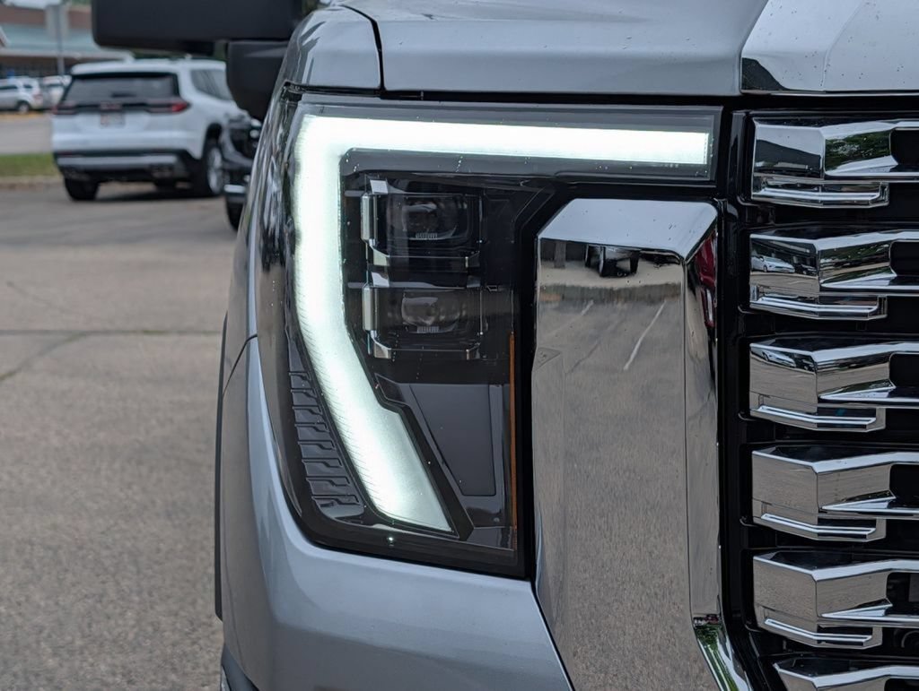 New 2026 GMC Sierra 3500 Denali w/ Denali Reserve Package AWD/4WD image 5