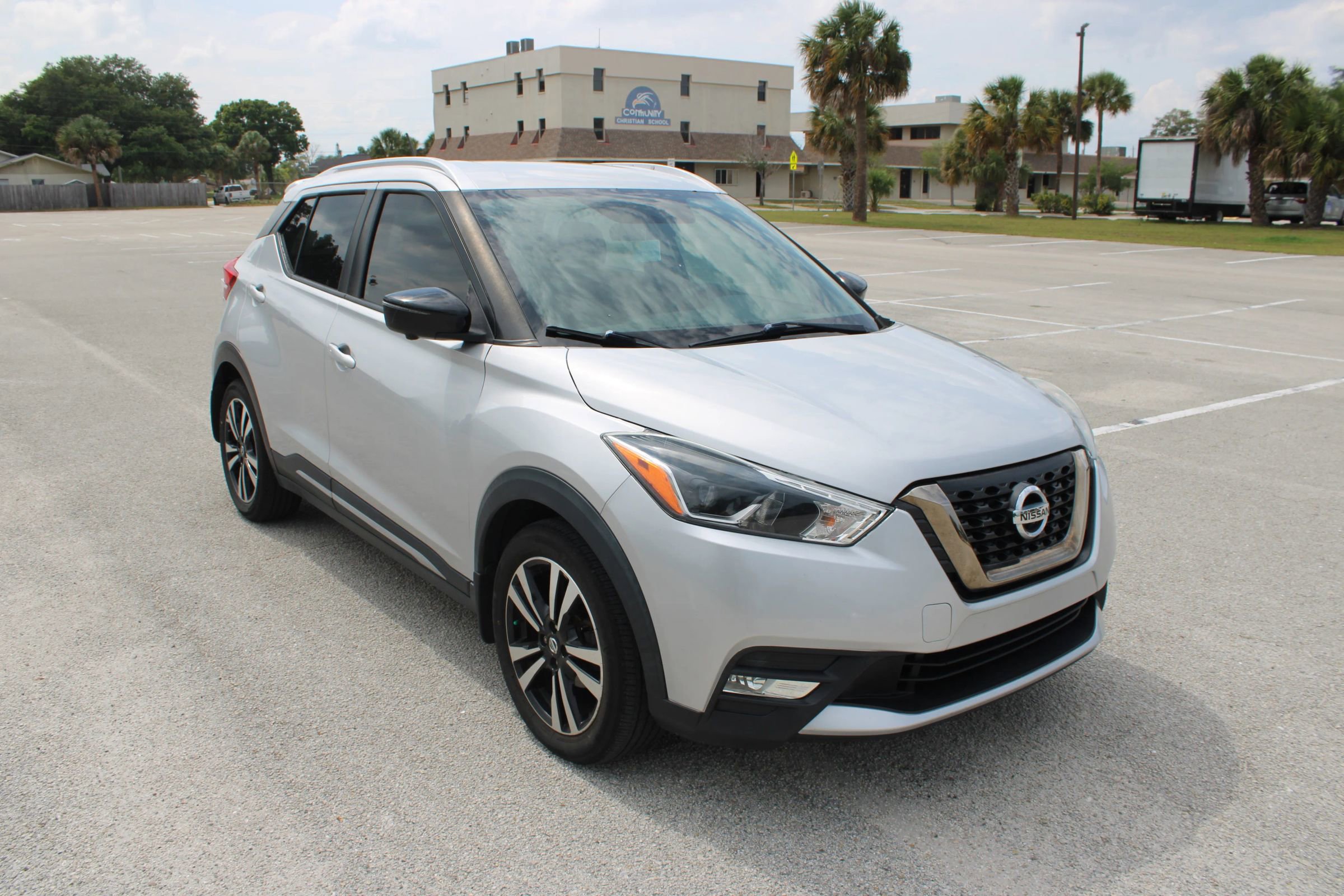 Used 2019 Nissan Kicks SR FWD image 15
