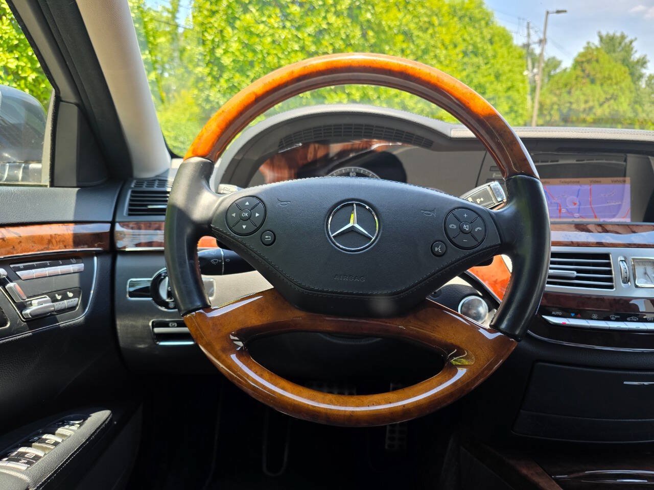 Used 2011 Mercedes-Benz S 550 w/ Sport Pkg Plus One image 21