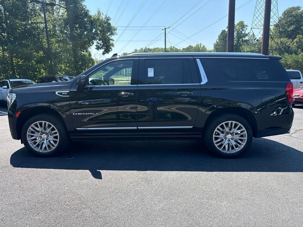 Used 2024 GMC Yukon XL Denali w/ Advanced Technology Package AWD/4WD image 8