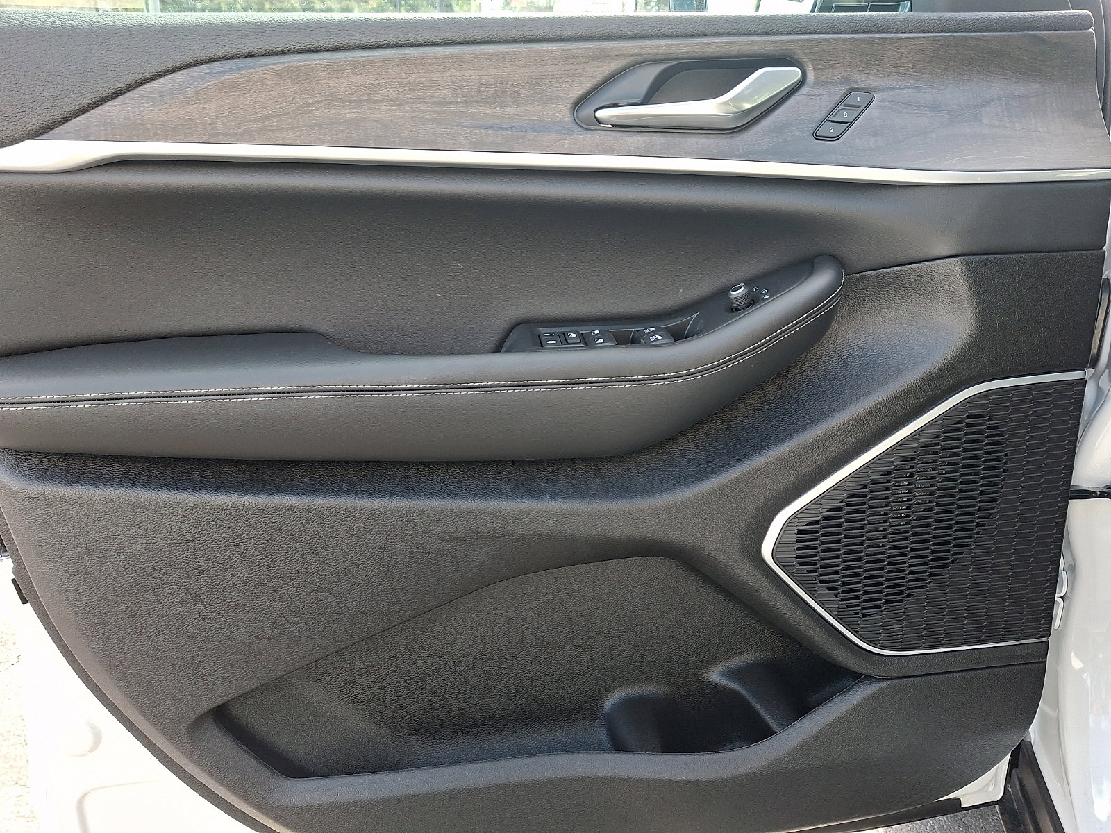 New 2026 Jeep Grand Cherokee Limited image 8