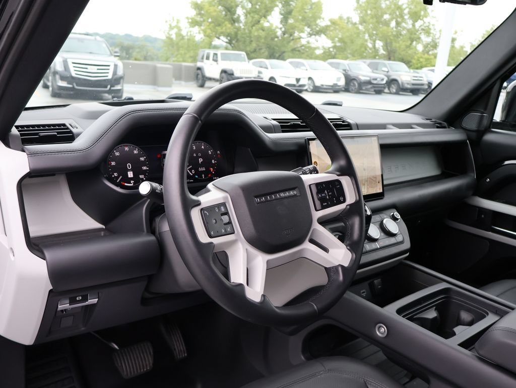 Used 2024 Land Rover Defender 110 SE AWD/4WD image 16