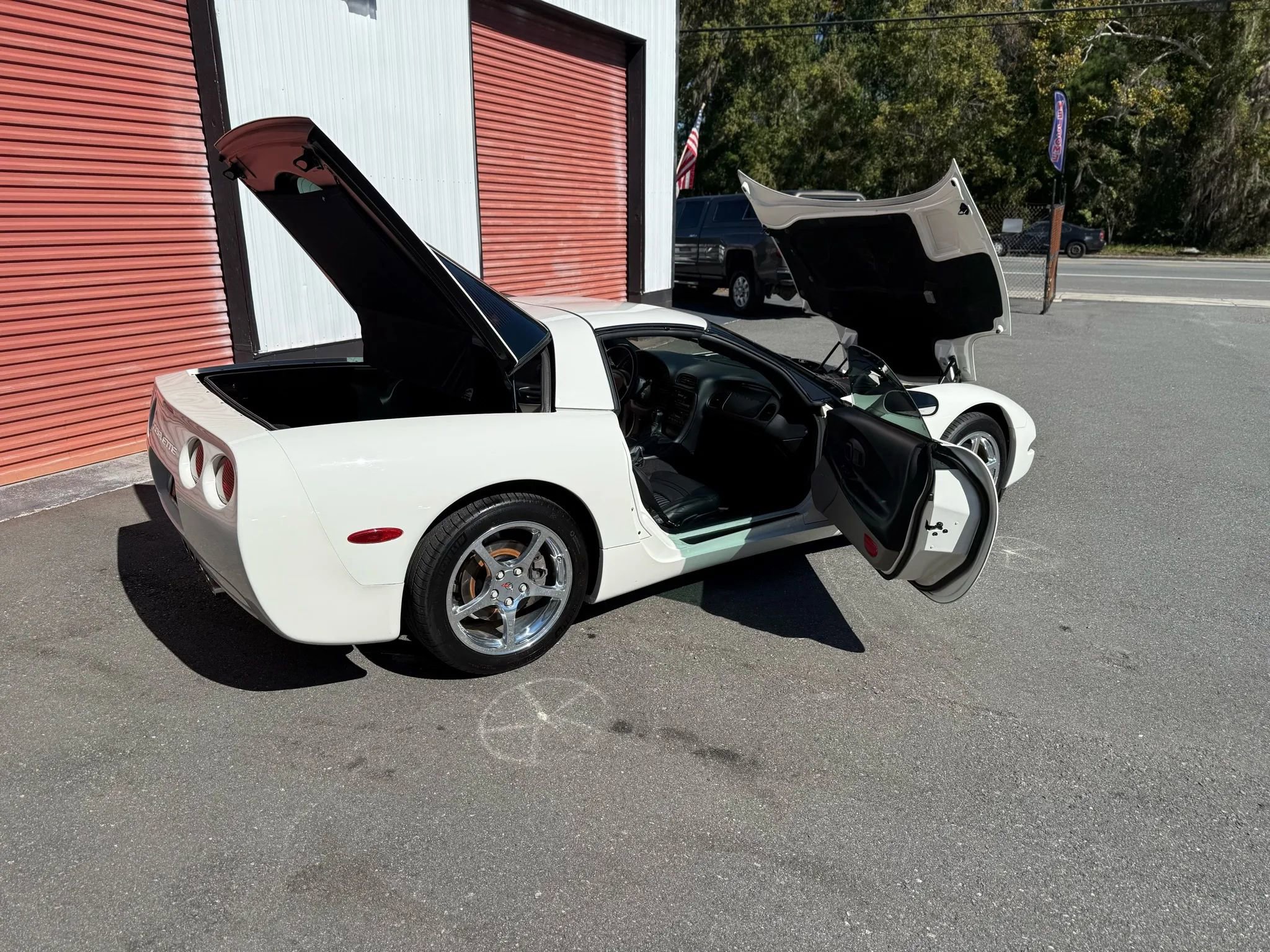 Used 2001 Chevrolet Corvette Coupe w/ Preferred Equipment Group2 image 23