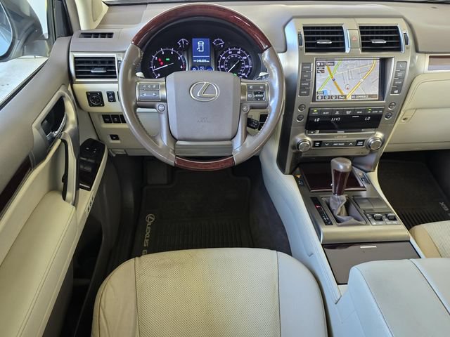 Used 2017 Lexus GX 460 Premium w/ Premium Package AWD/4WD image 12