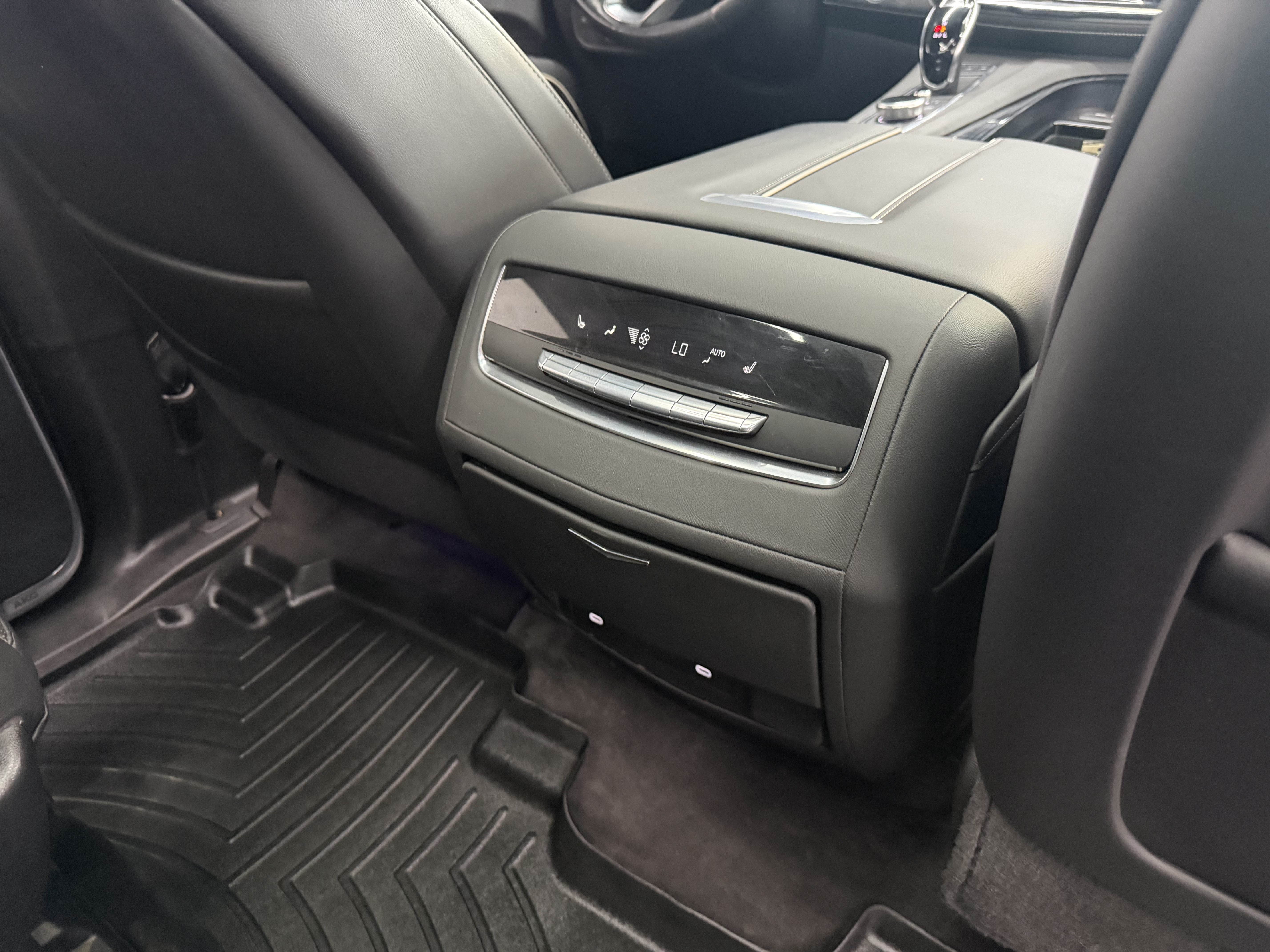 Used 2022 Cadillac Escalade ESV Sport w/ Touring Package AWD/4WD image 26