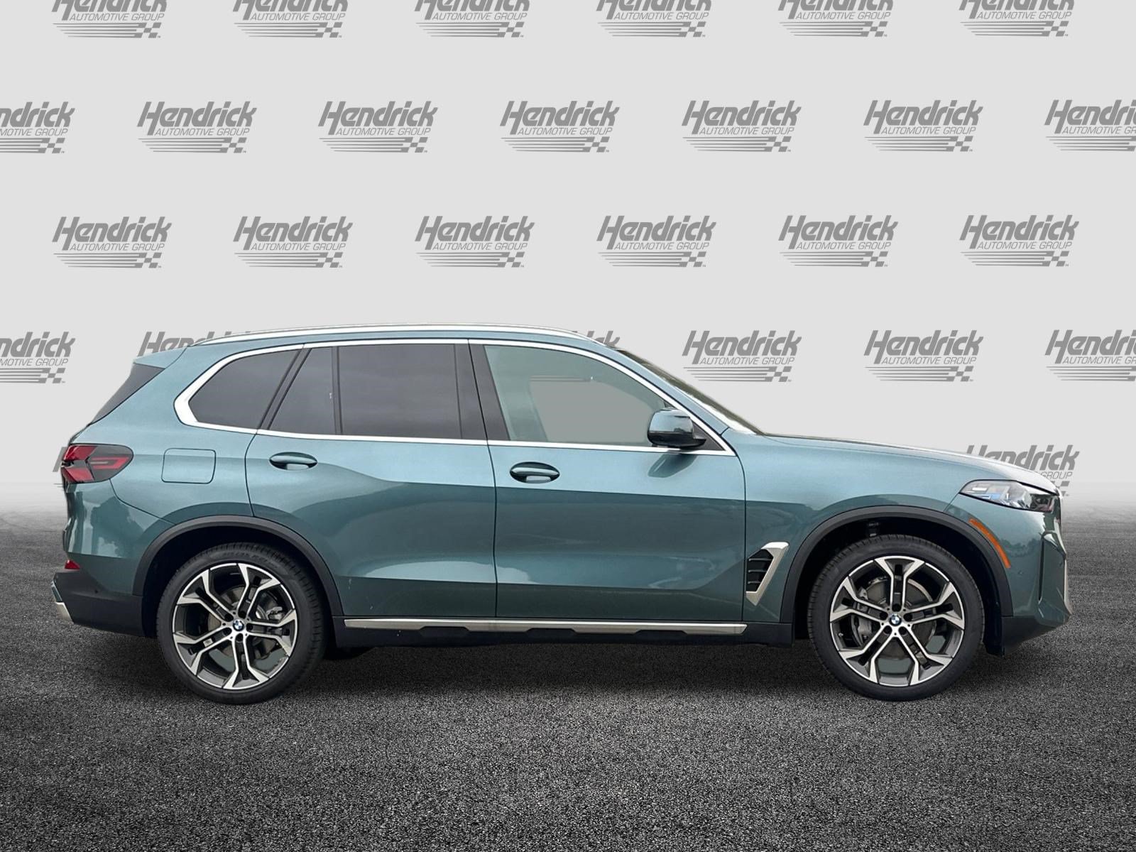 New 2026 BMW X5 xDrive40i w/ Premium Package AWD/4WD image 3