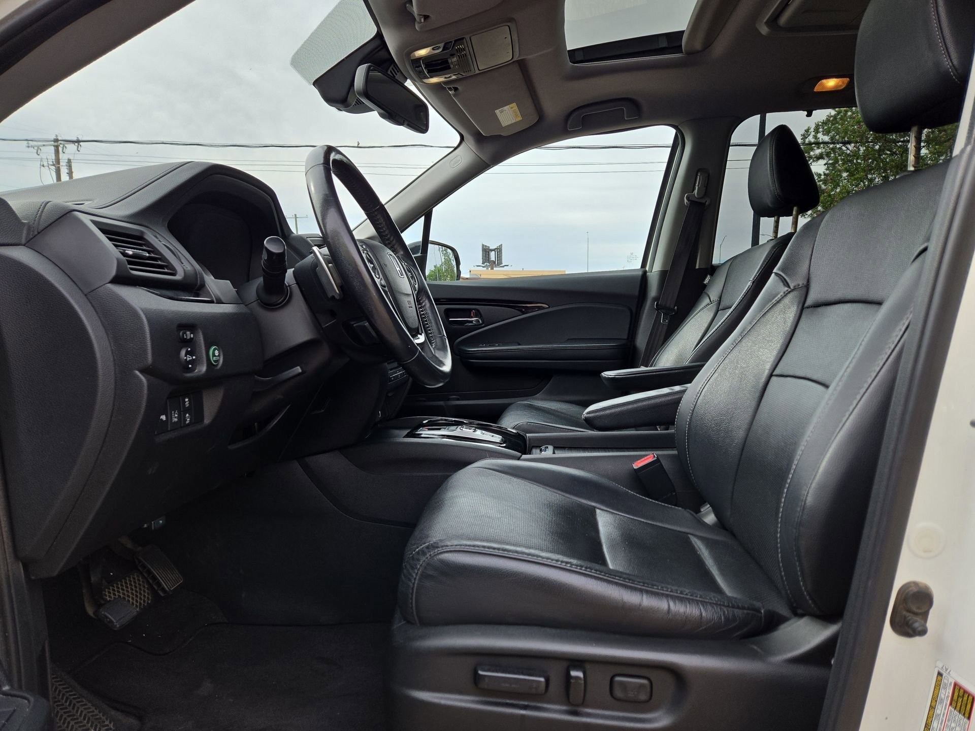 Used 2017 Honda Pilot Elite image 16