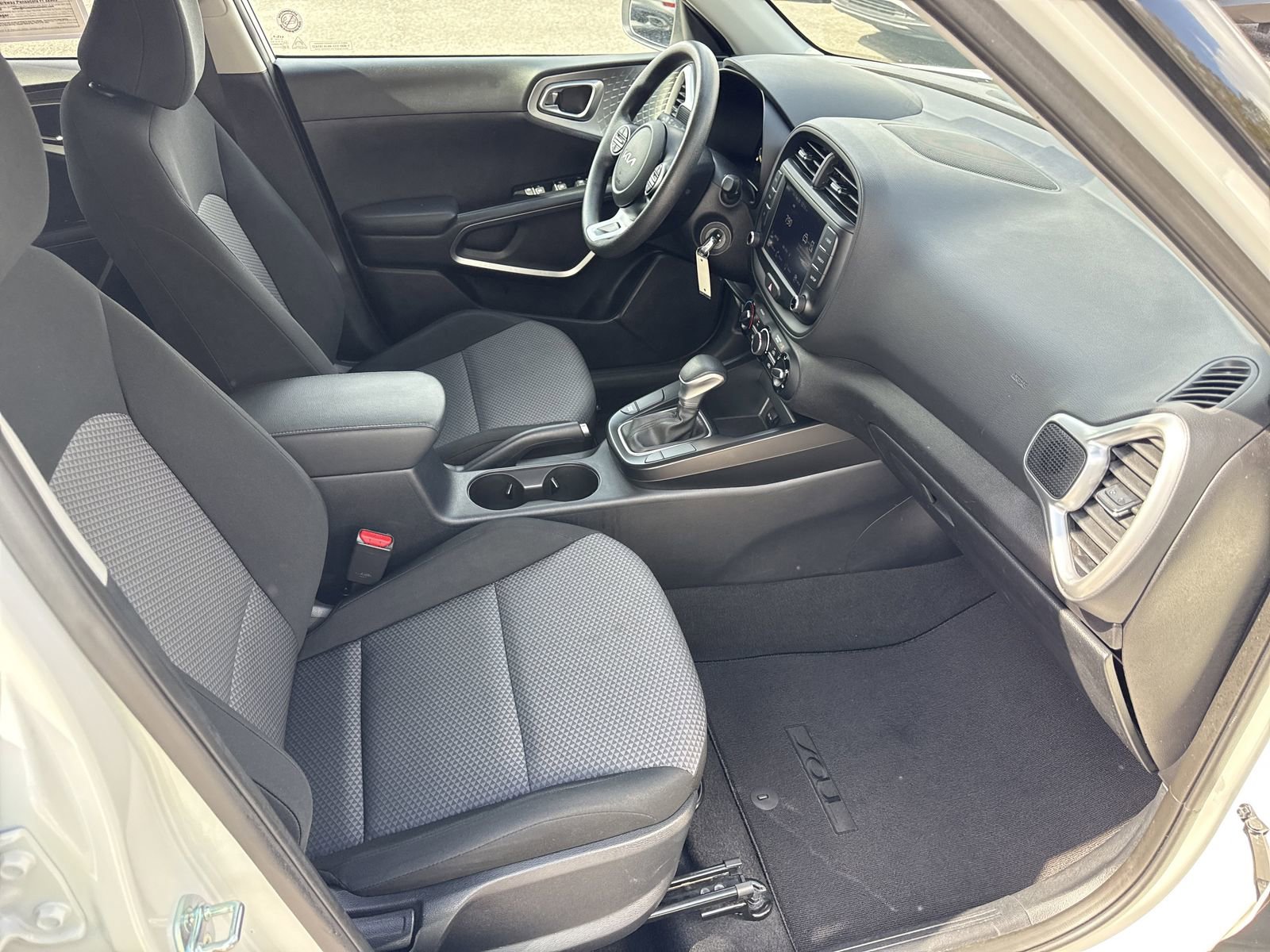 Used 2024 Kia Soul LX w/ LX Technology Package image 27
